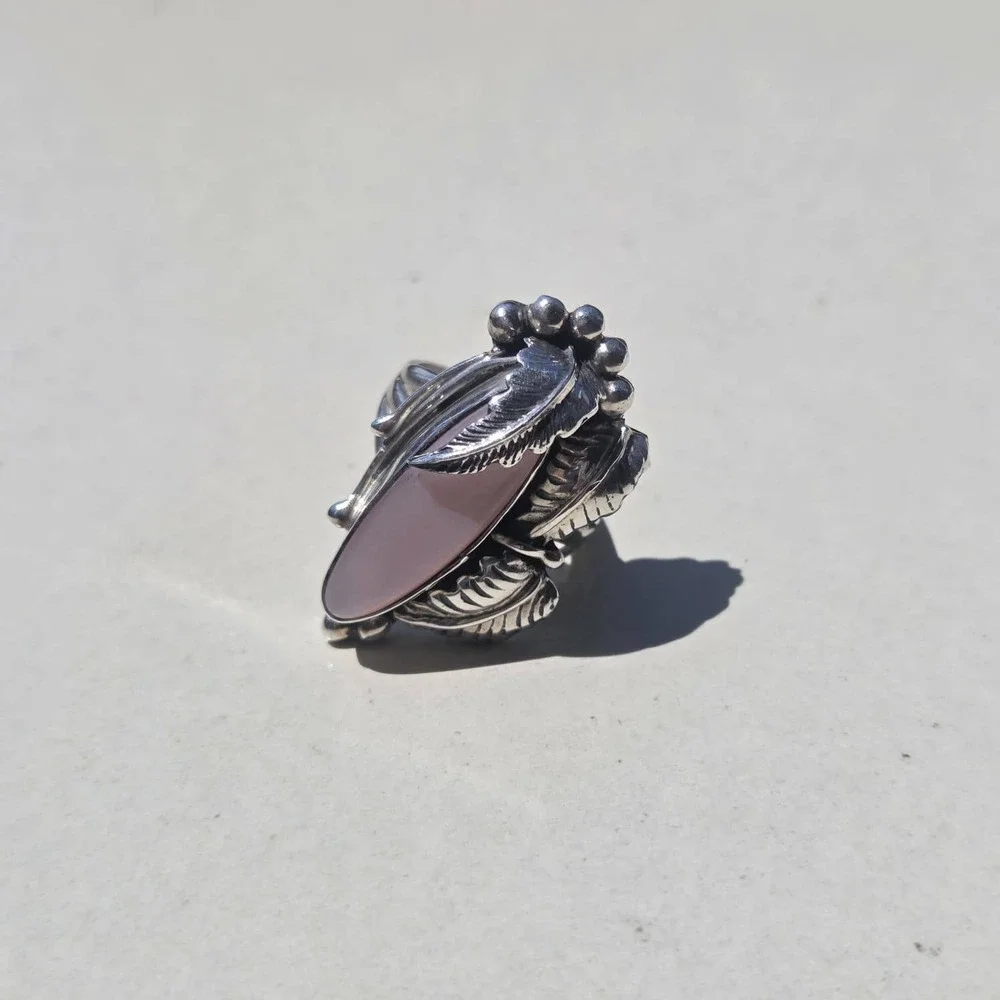 Vintage 925 Sterling Silver Pink Stone Ring Size 5.75 Feather Detail